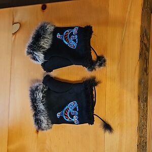 Alaskan pattern fingerless gloves